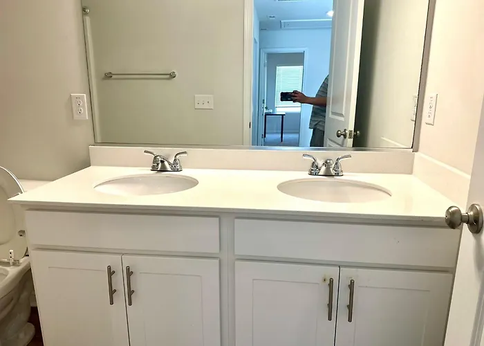 Beautiful Spacious Family-friendly Guest house