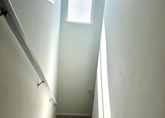 Beautiful Spacious Family-friendly *