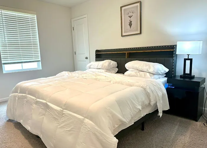 Guest house Beautiful Spacious Family-friendly Winston-Salem