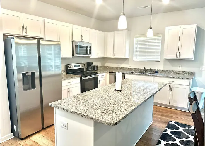 Beautiful Spacious Family-friendly *