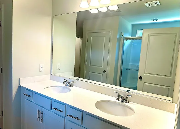 Beautiful Spacious Family-friendly * Winston-Salem